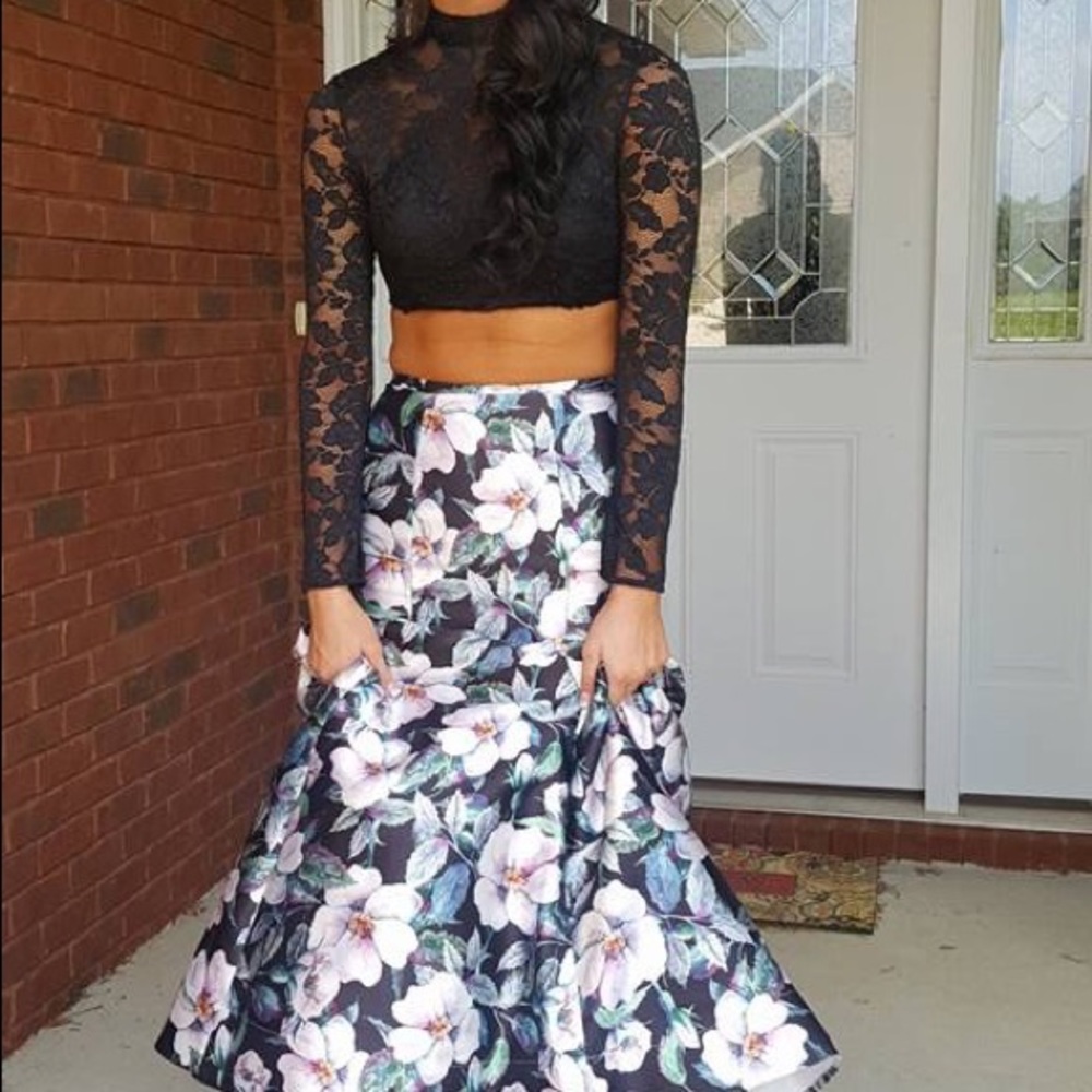 Prom Dress - Picture 5 of 5